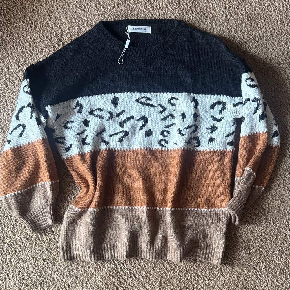 Angel Kiss Women's Leopard Pattern Crewneck Sweater - Black, White, and Brown